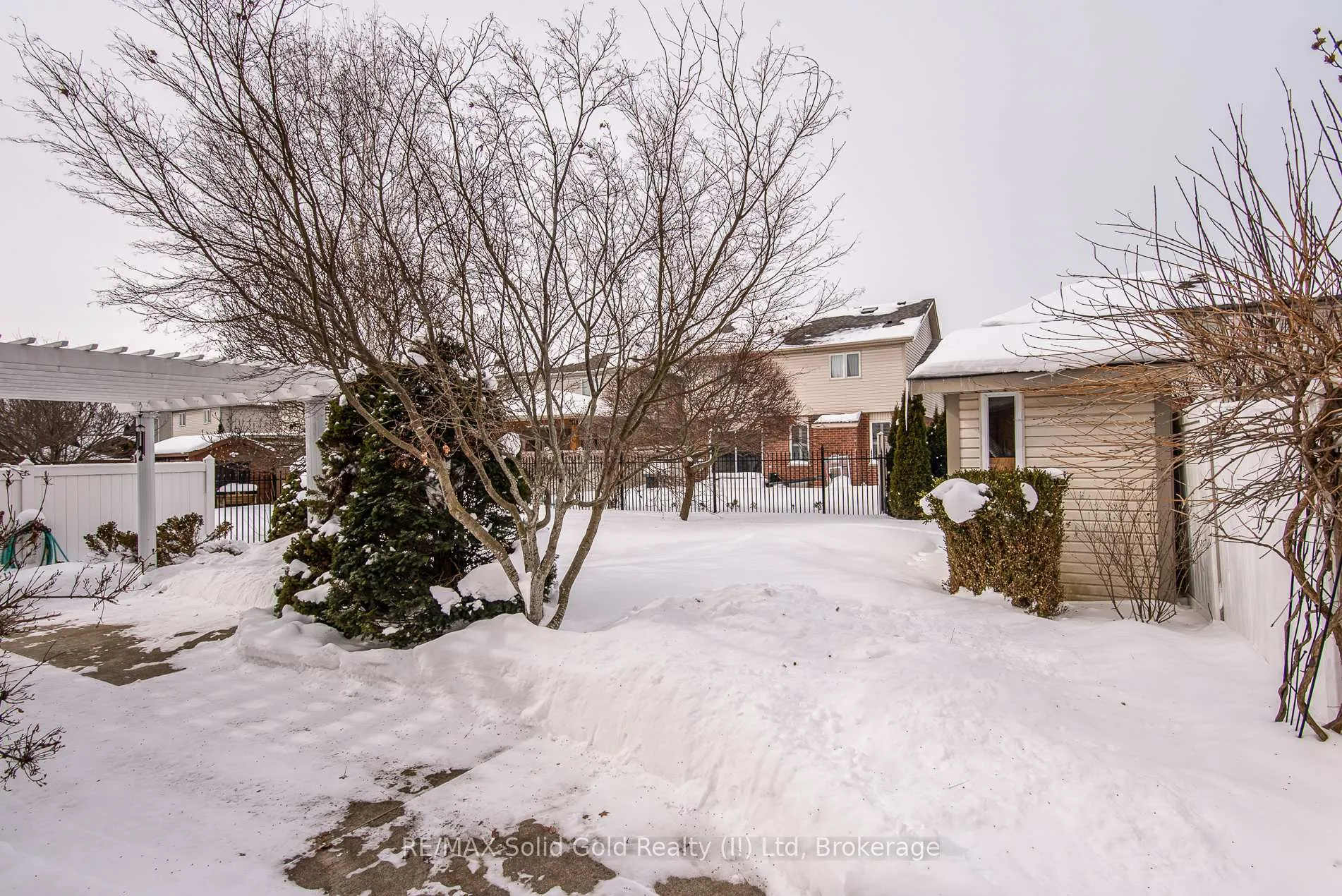 Photo 35 of 110 Deer Ridge Drive, Kitchener — HOMEH