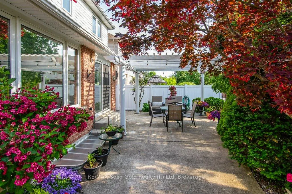 Photo 39 of 110 Deer Ridge Drive, Kitchener — HOMEH