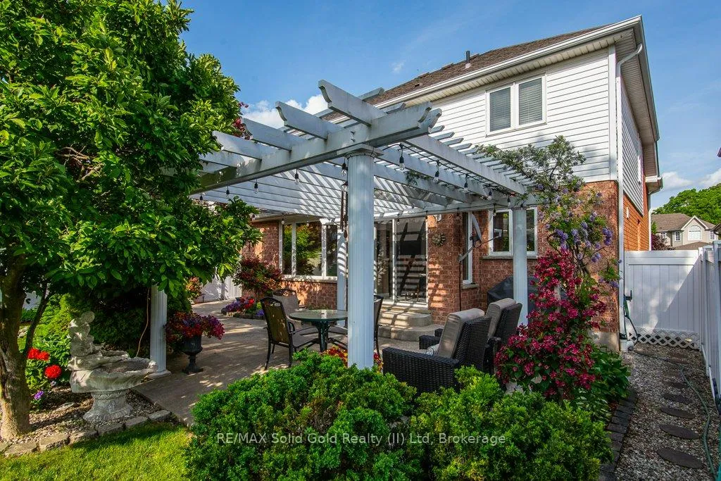 Photo 42 of 110 Deer Ridge Drive, Kitchener — HOMEH