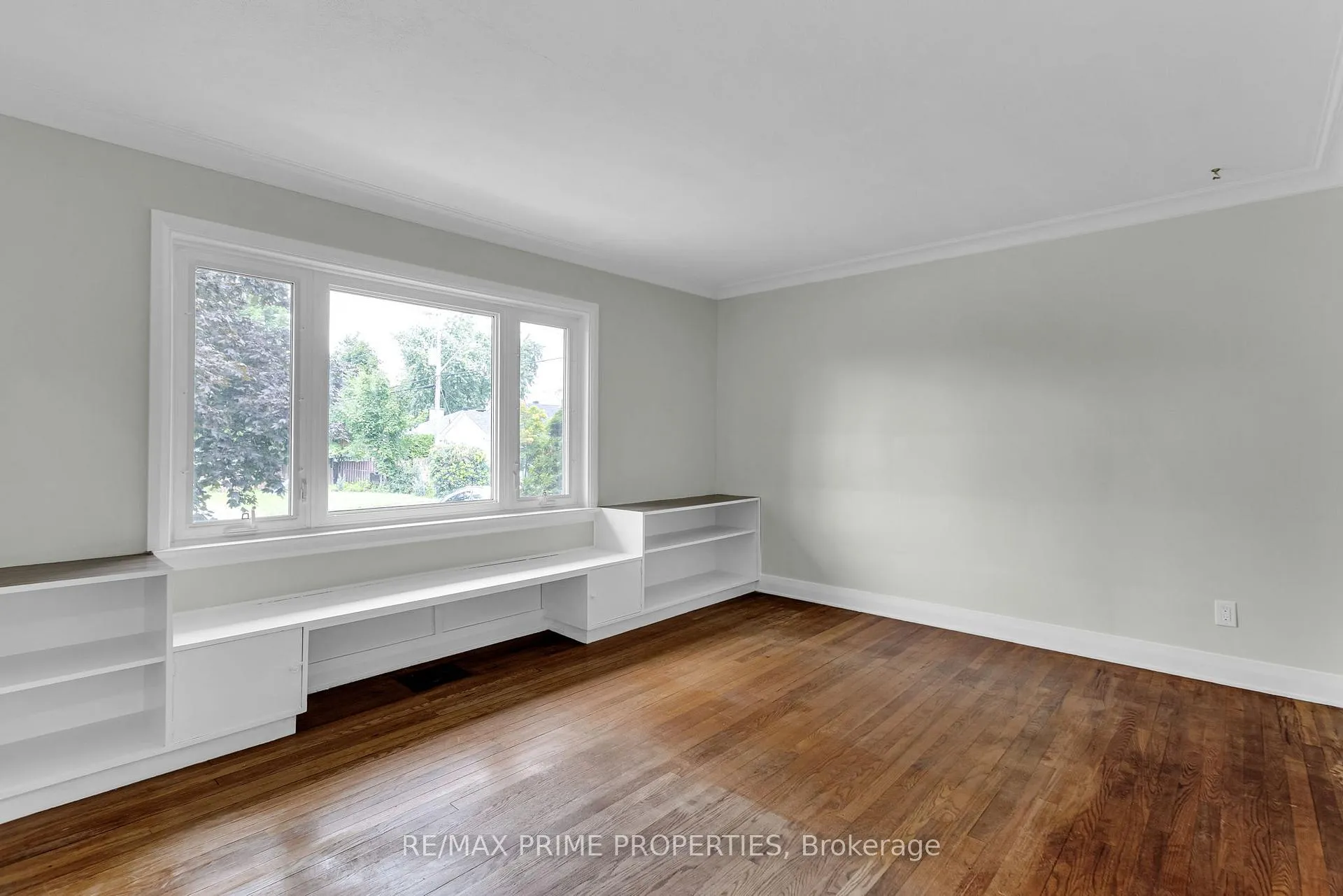 Photo 3 of 332 Acton Street, Ottawa, Riverview Park — HOMEH