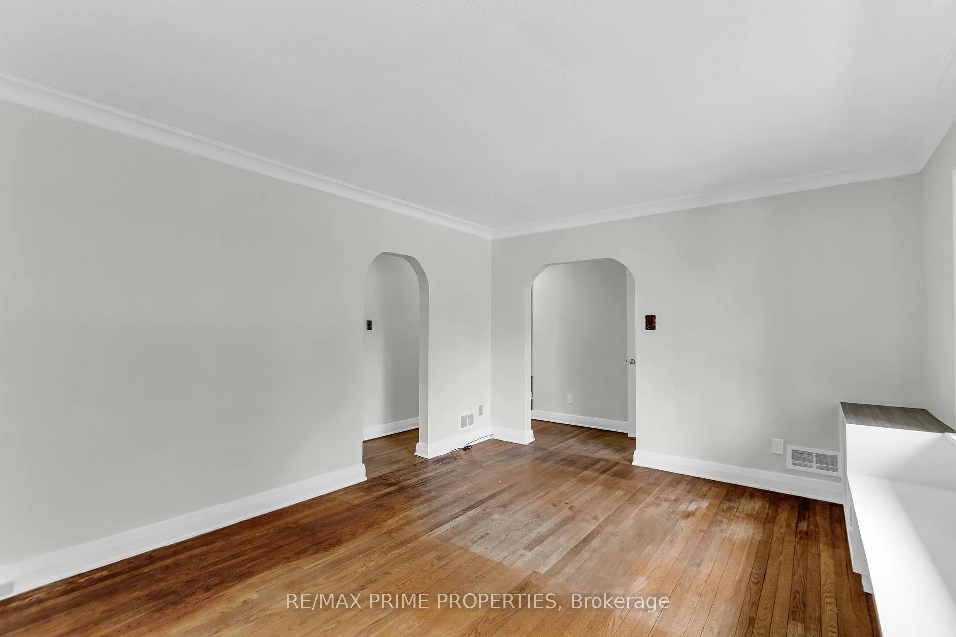 Photo 5 of 332 Acton Street, Ottawa, Riverview Park — HOMEH