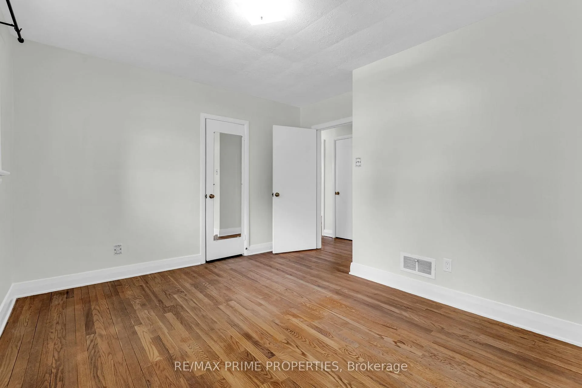 Photo 8 of 332 Acton Street, Ottawa, Riverview Park — HOMEH
