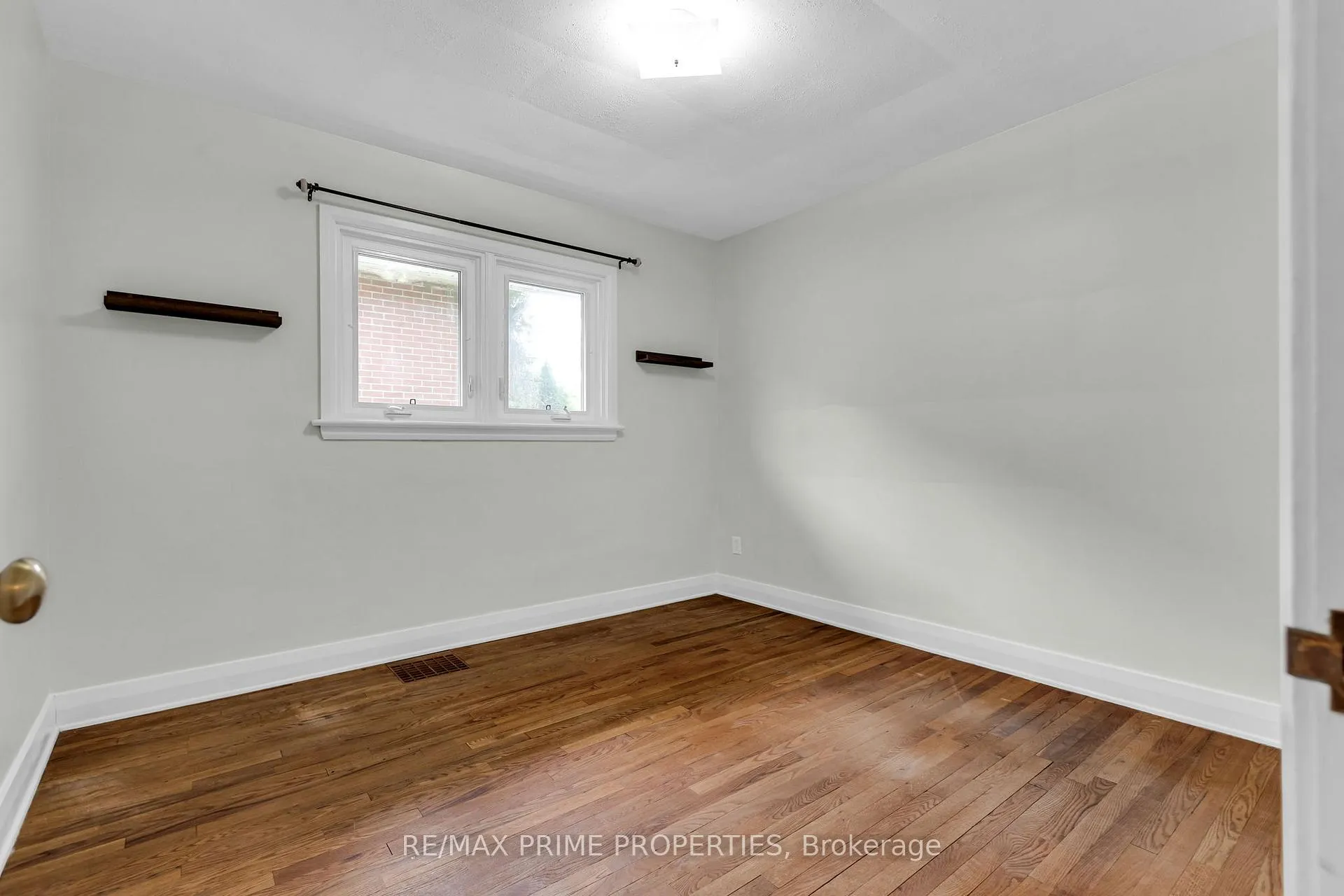 Photo 9 of 332 Acton Street, Ottawa, Riverview Park — HOMEH