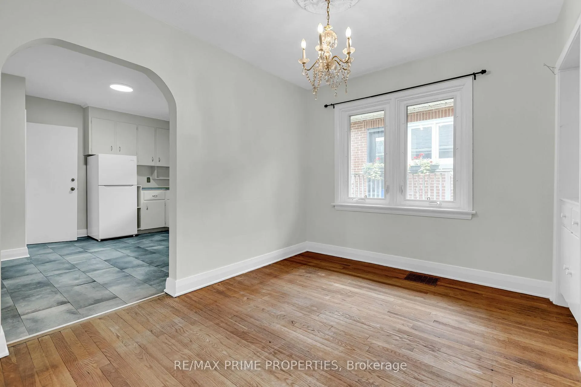 Photo 13 of 332 Acton Street, Ottawa, Riverview Park — HOMEH