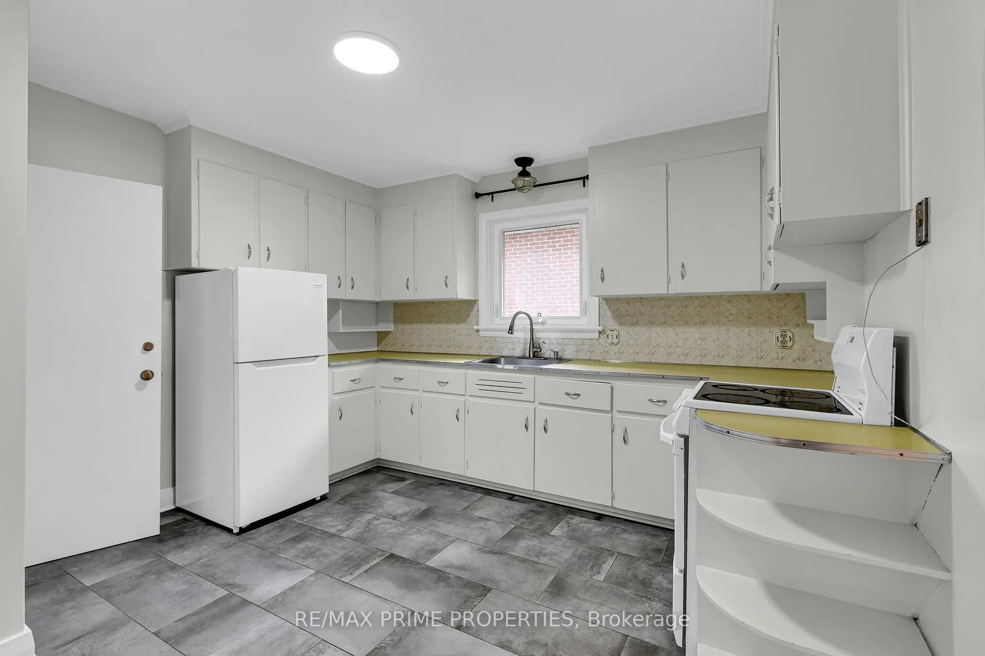 Photo 17 of 332 Acton Street, Ottawa, Riverview Park — HOMEH