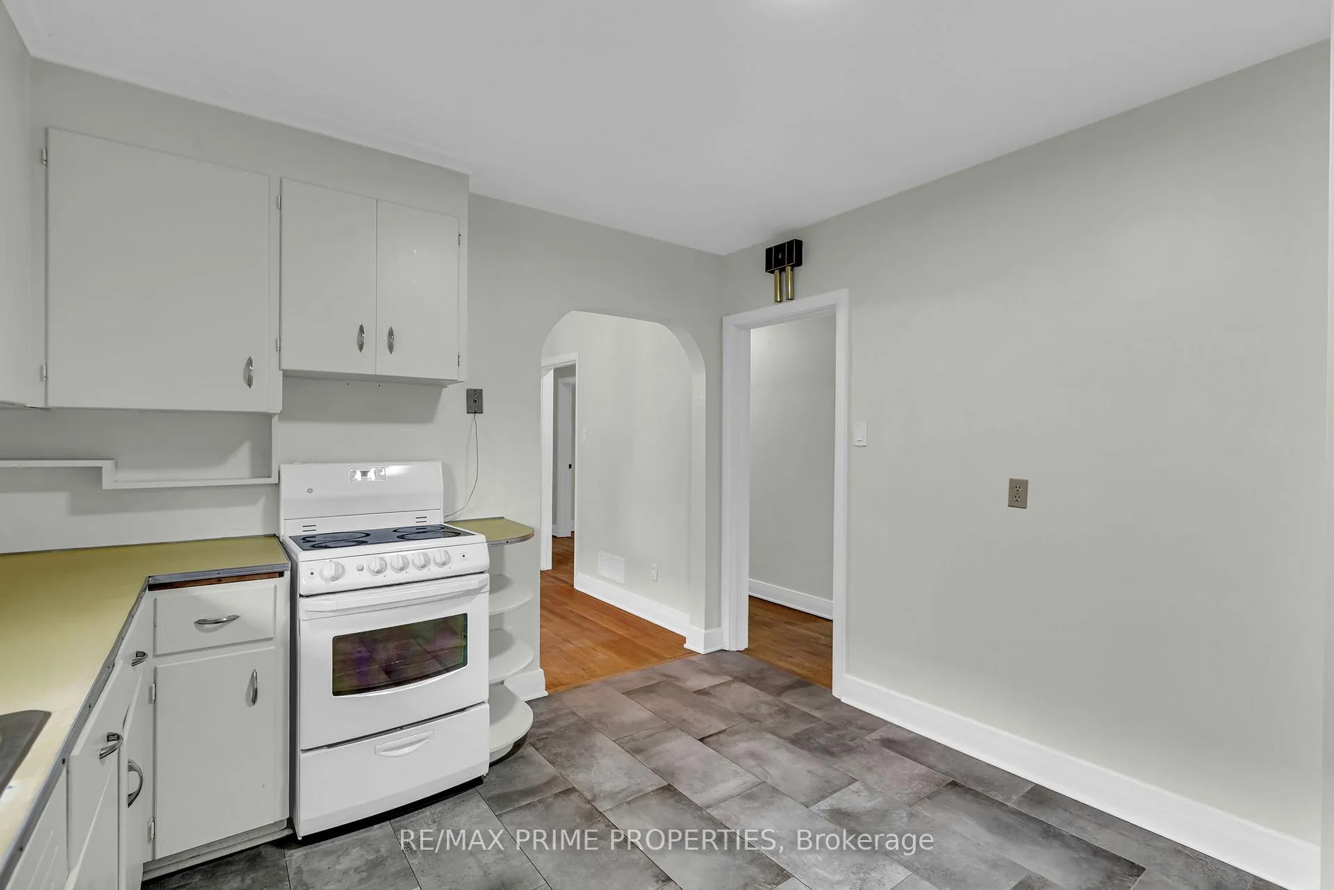 Photo 19 of 332 Acton Street, Ottawa, Riverview Park — HOMEH