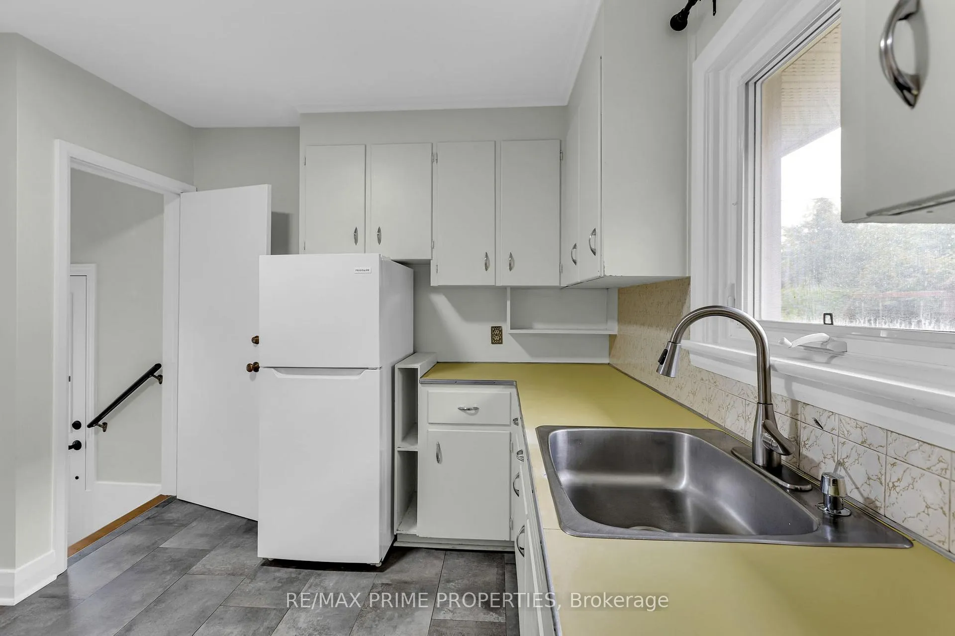 Photo 21 of 332 Acton Street, Ottawa, Riverview Park — HOMEH