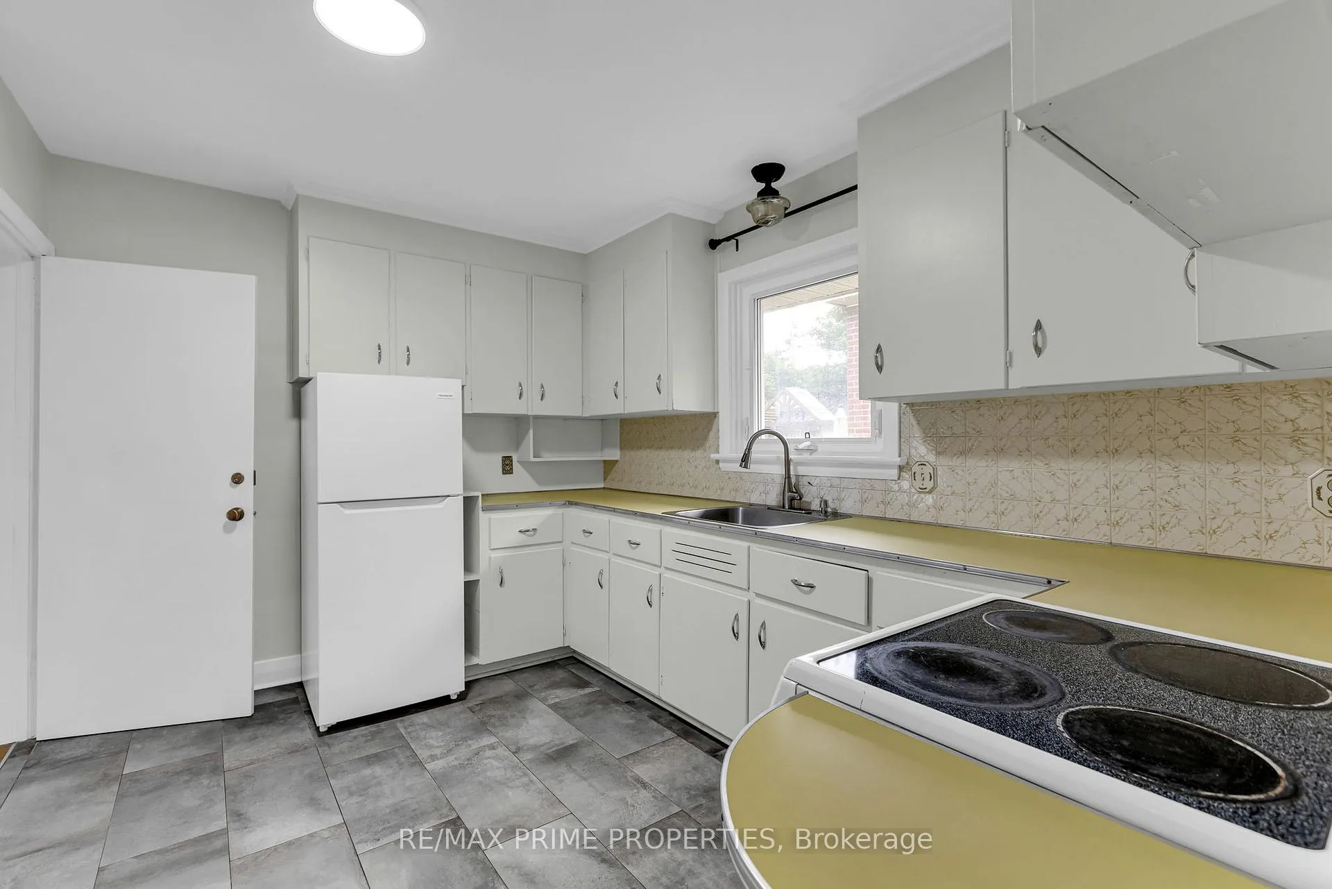 Photo 22 of 332 Acton Street, Ottawa, Riverview Park — HOMEH