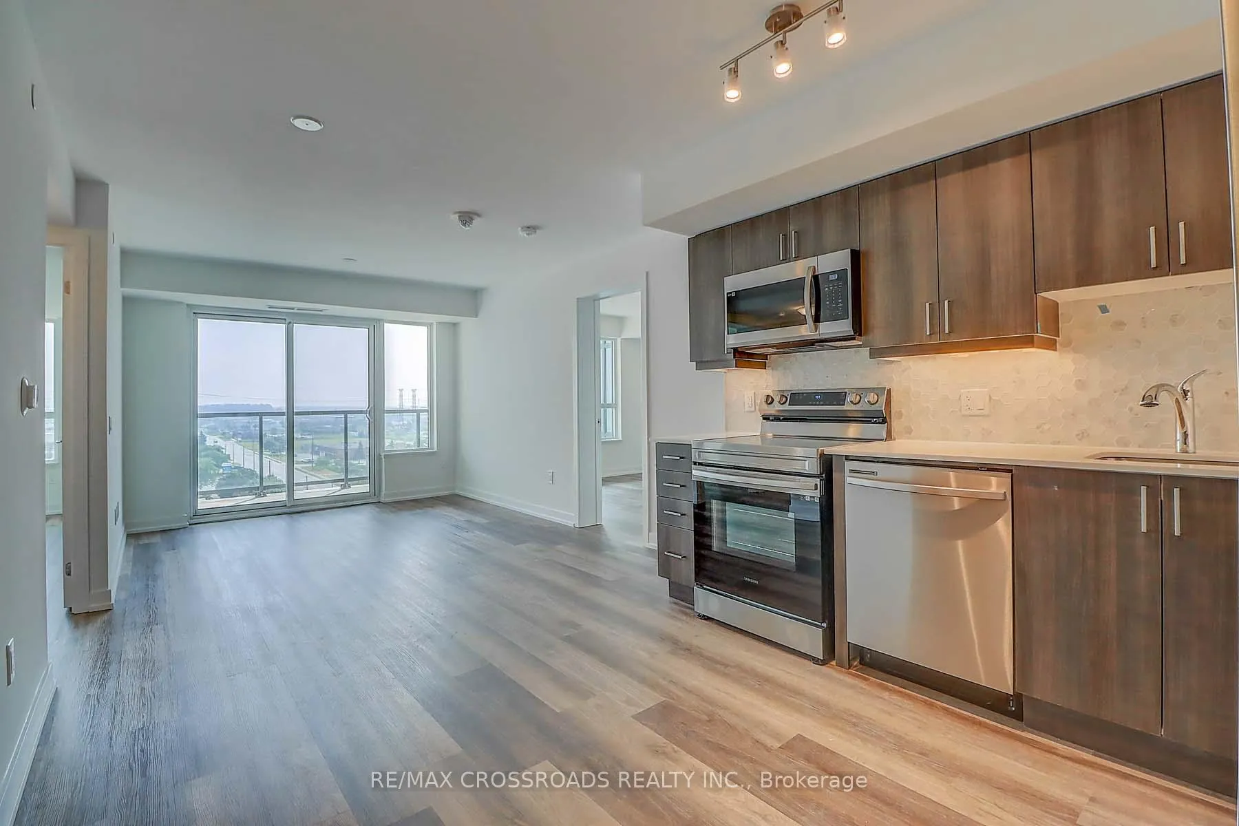 Front of Unit 1111, 1480 Bayly Street