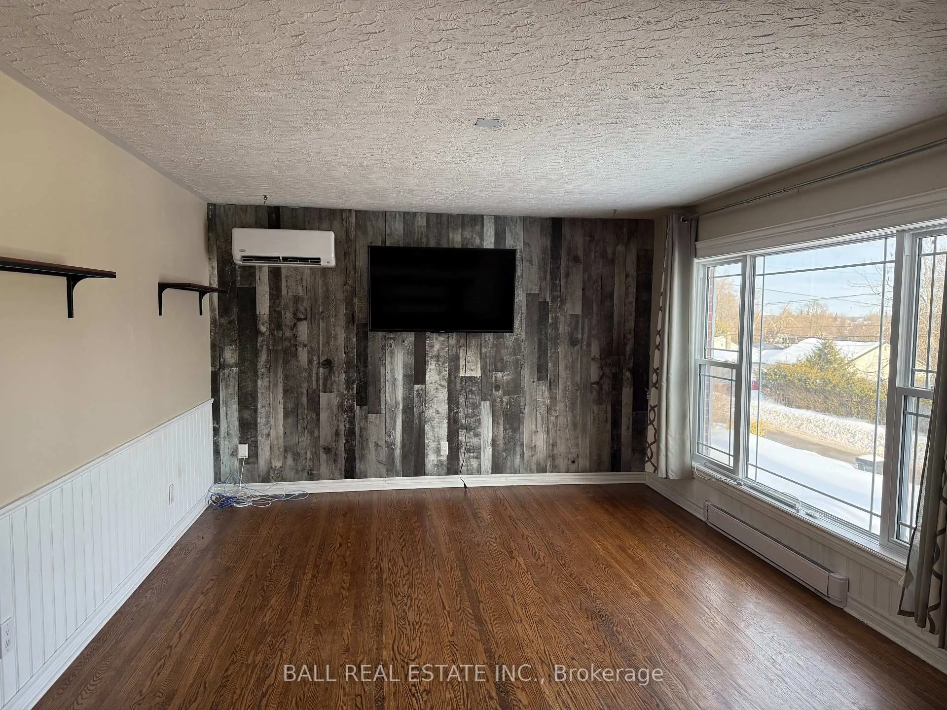 Photo 8 of 468 Bellevue Street, Peterborough, Northcrest Ward 5 — HOMEH
