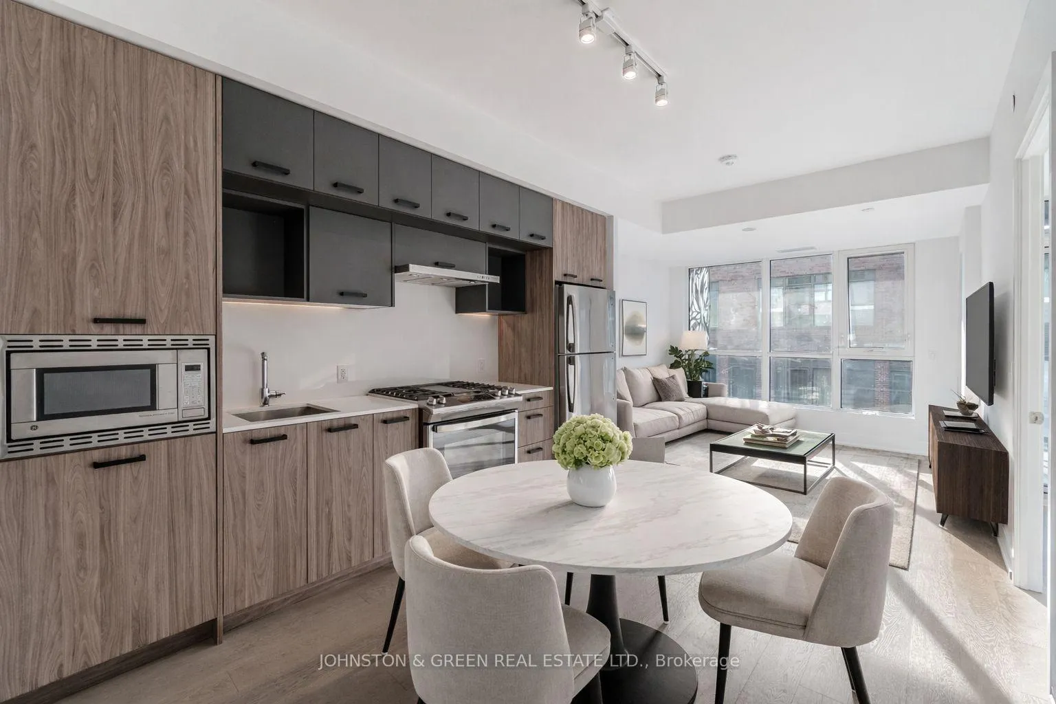 Photo 4 of Unit 411, 1331 Queen Street E, Toronto, Greenwood-Coxwell — HOMEH