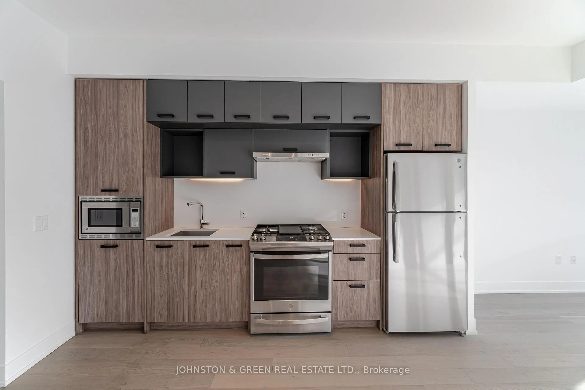 Photo 6 of Unit 411, 1331 Queen Street E, Toronto, Greenwood-Coxwell — HOMEH