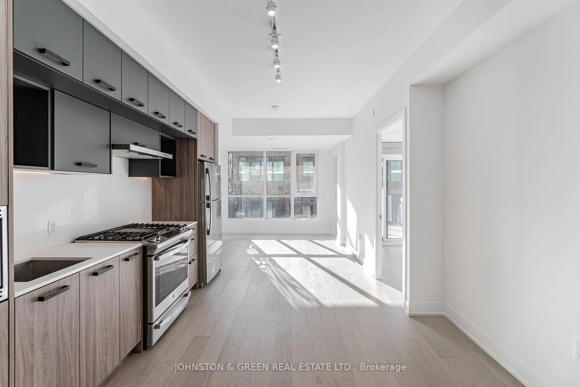 Photo 11 of Unit 411, 1331 Queen Street E, Toronto, Greenwood-Coxwell — HOMEH