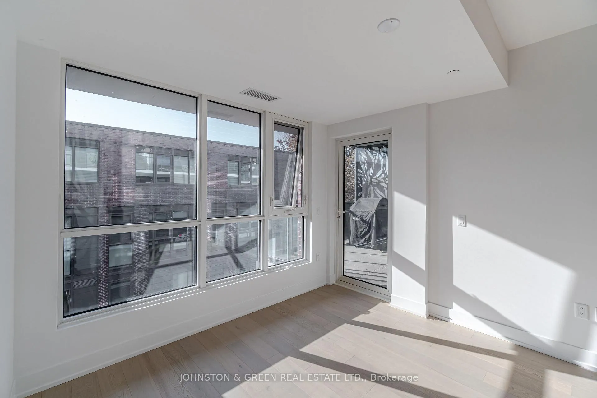 Photo 15 of Unit 411, 1331 Queen Street E, Toronto, Greenwood-Coxwell — HOMEH