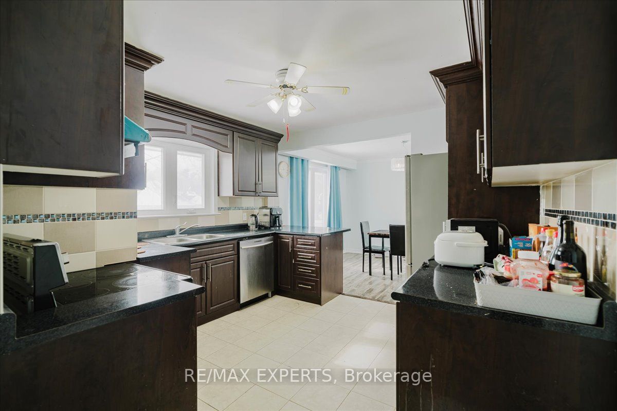 Photo 15 of 5325 Lawrence Avenue E, Scarborough, Centennial Scarborough — HOMEH