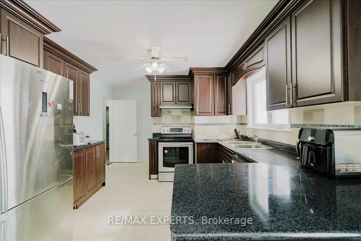 Photo 13 of 5325 Lawrence Avenue E, Scarborough, Centennial Scarborough — HOMEH