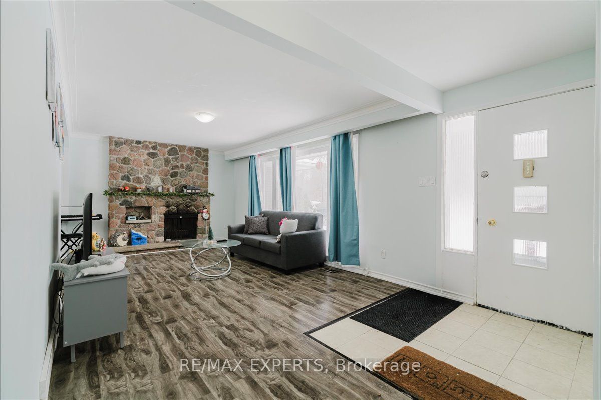 Photo 5 of 5325 Lawrence Avenue E, Scarborough, Centennial Scarborough — HOMEH