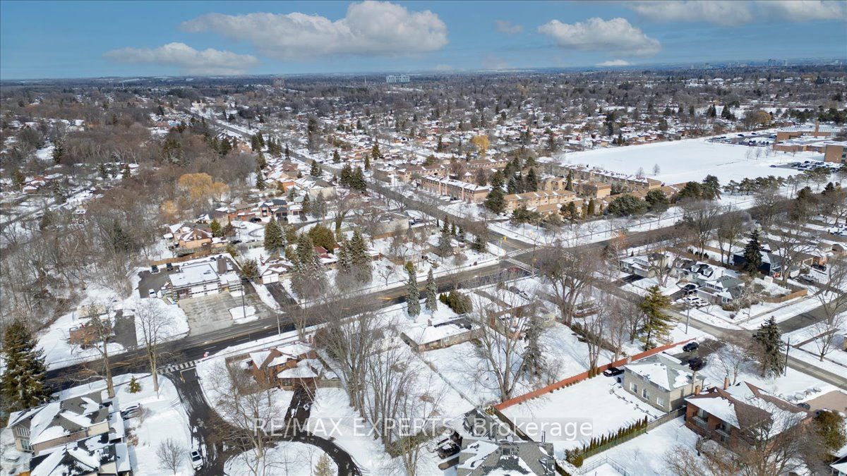 Photo 8 of 5325 Lawrence Avenue E, Scarborough, Centennial Scarborough — HOMEH