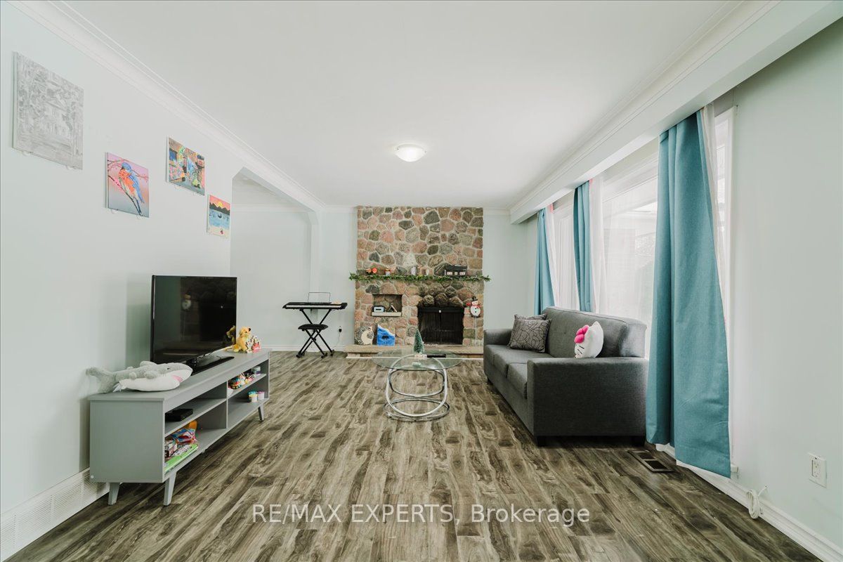Photo 6 of 5325 Lawrence Avenue E, Scarborough, Centennial Scarborough — HOMEH
