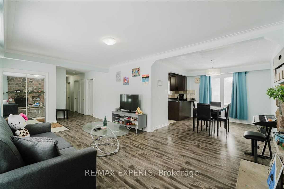 Photo 10 of 5325 Lawrence Avenue E, Scarborough, Centennial Scarborough — HOMEH