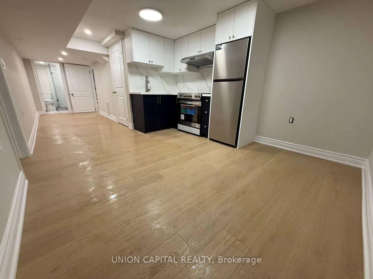 Photo 3 of Unit B, 117 Sherwood Forest Drive, Markham, Bullock — HOMEH