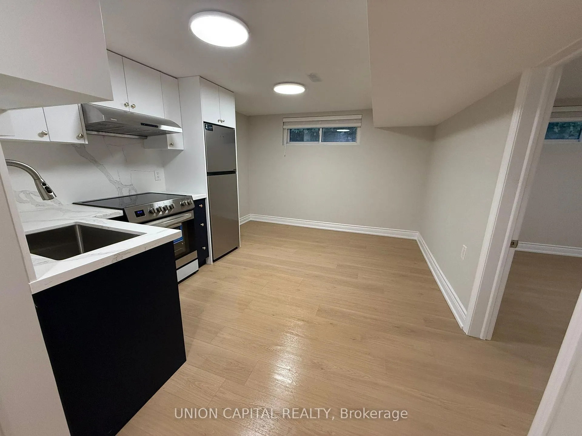 Photo 4 of Unit B, 117 Sherwood Forest Drive, Markham, Bullock — HOMEH