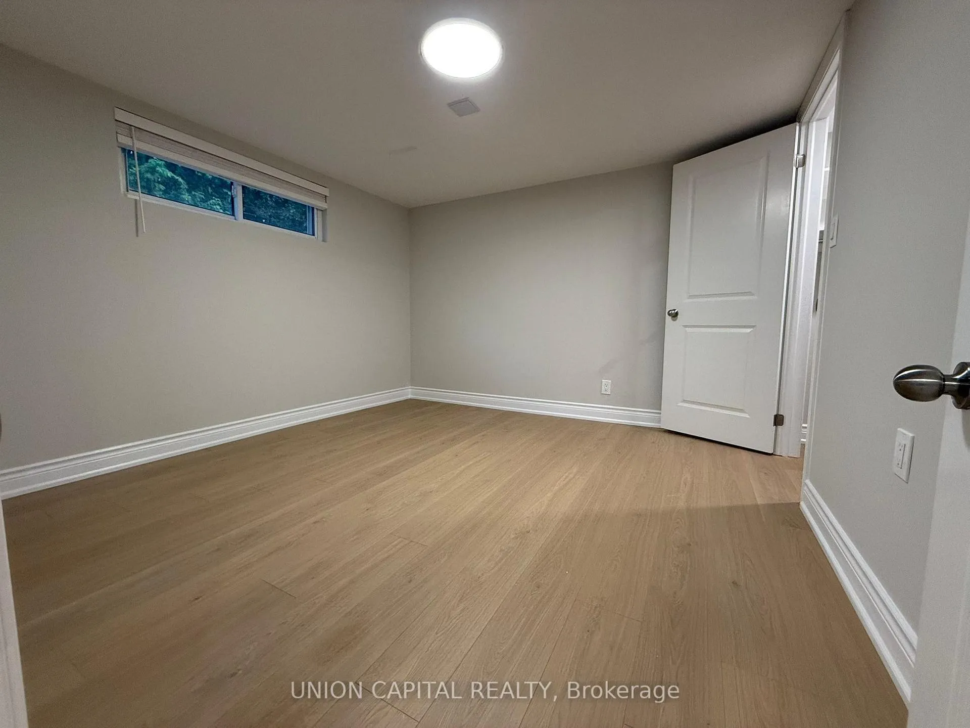 Photo 6 of Unit B, 117 Sherwood Forest Drive, Markham, Bullock — HOMEH