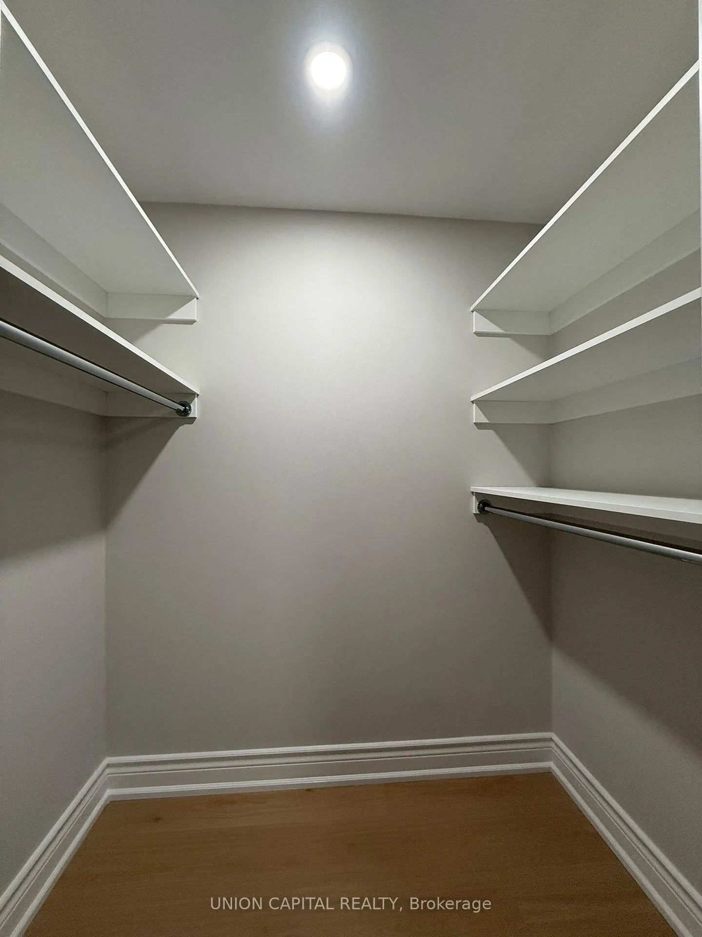 Photo 9 of Unit B, 117 Sherwood Forest Drive, Markham, Bullock — HOMEH