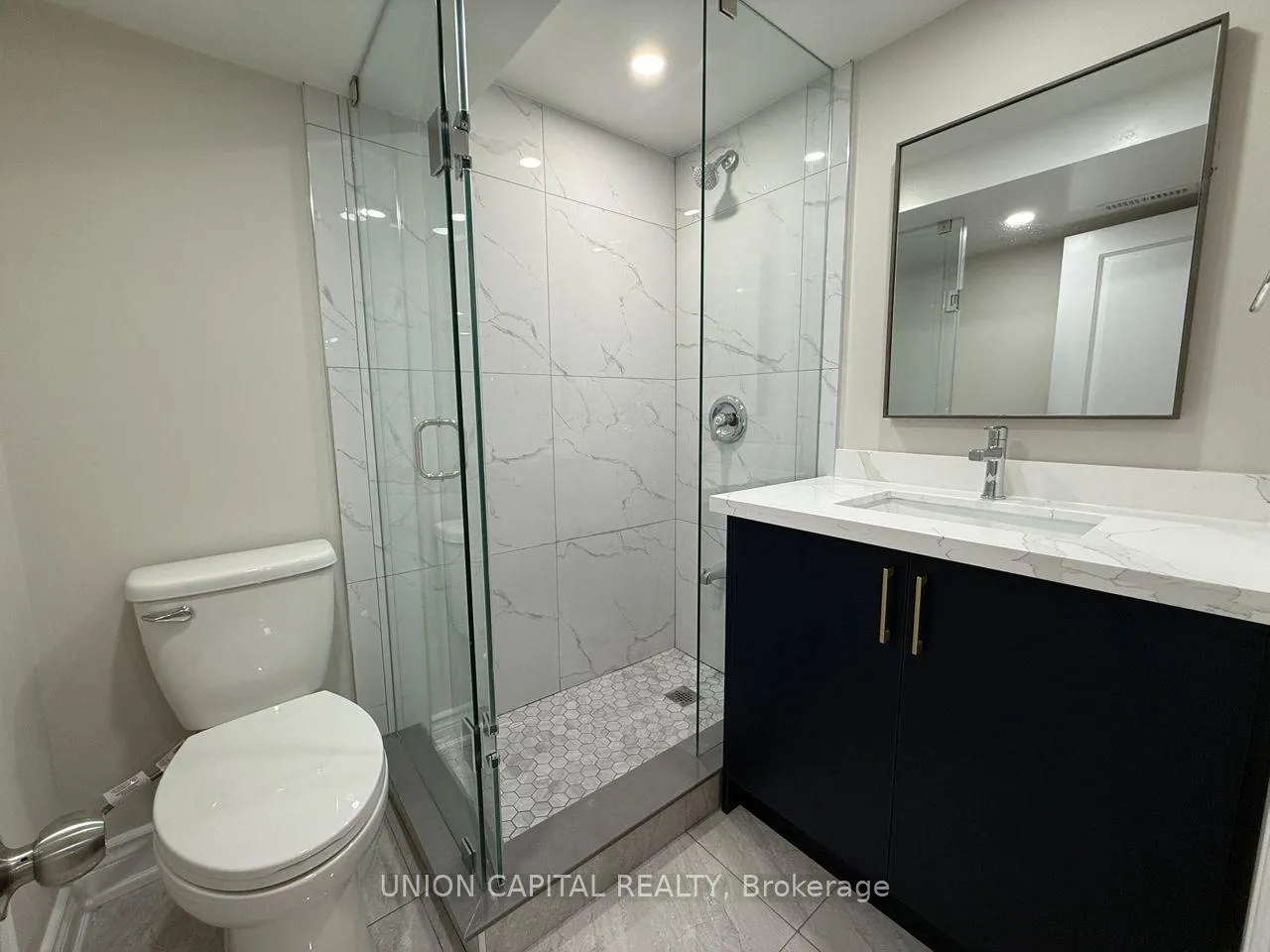 Photo 10 of Unit B, 117 Sherwood Forest Drive, Markham, Bullock — HOMEH