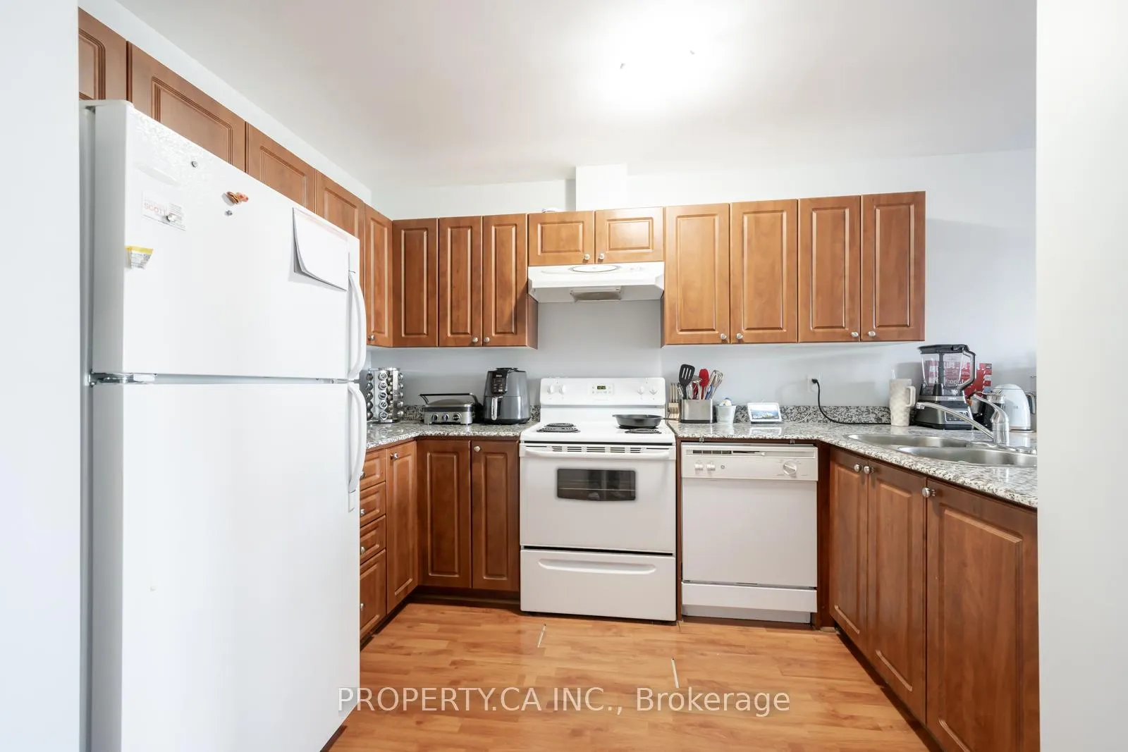 Photo 6 of Unit 605, 135 James Street S, Hamilton, Durand — HOMEH