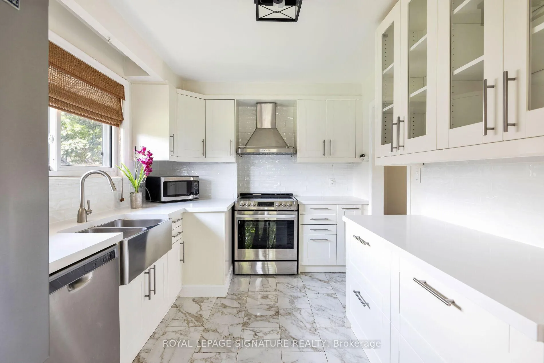 Photo 6 of Unit Main, 26 Paragon Road, Etobicoke, Kingsview Village-The Westway — HOMEH