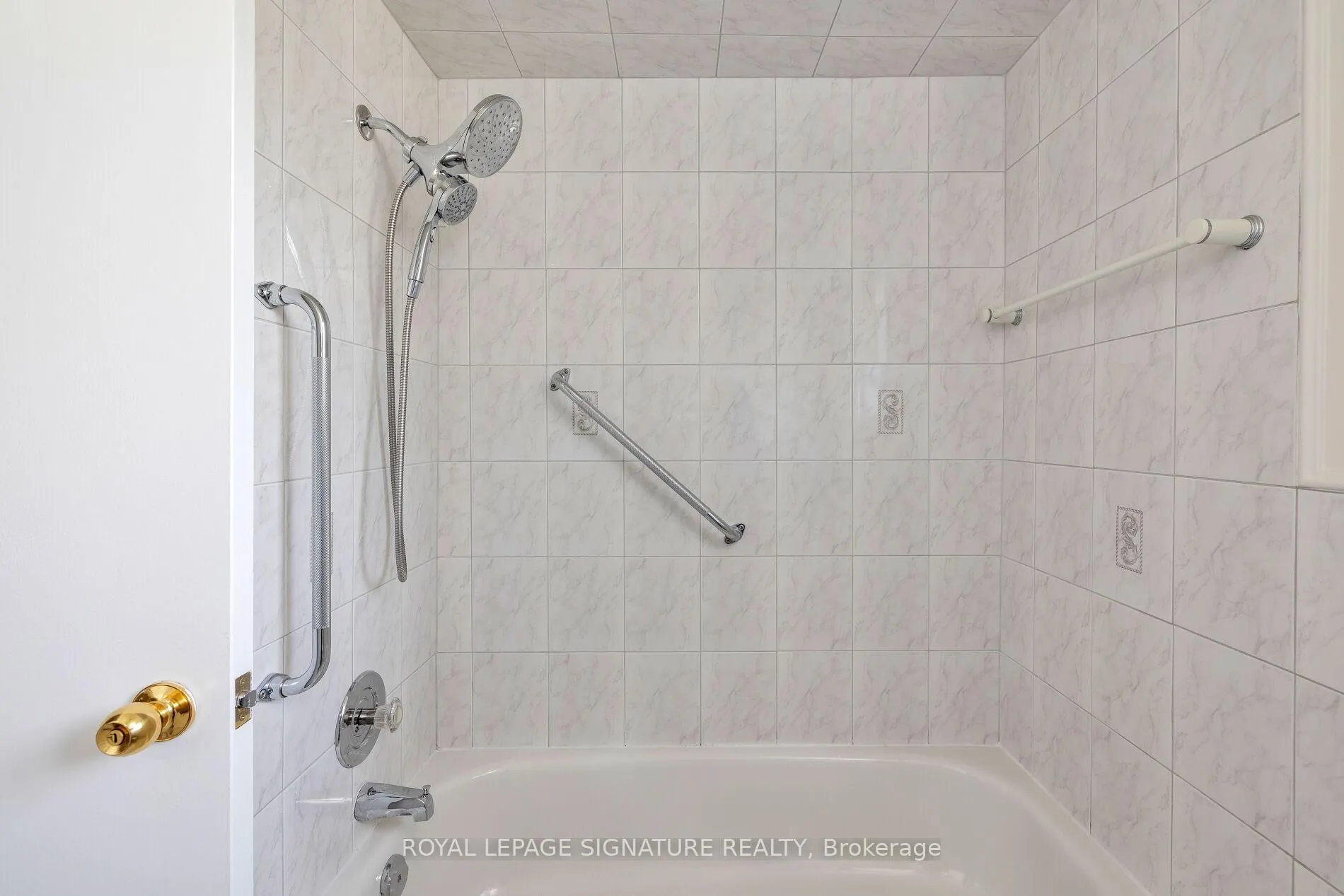 Photo 12 of Unit Main, 26 Paragon Road, Etobicoke, Kingsview Village-The Westway — HOMEH