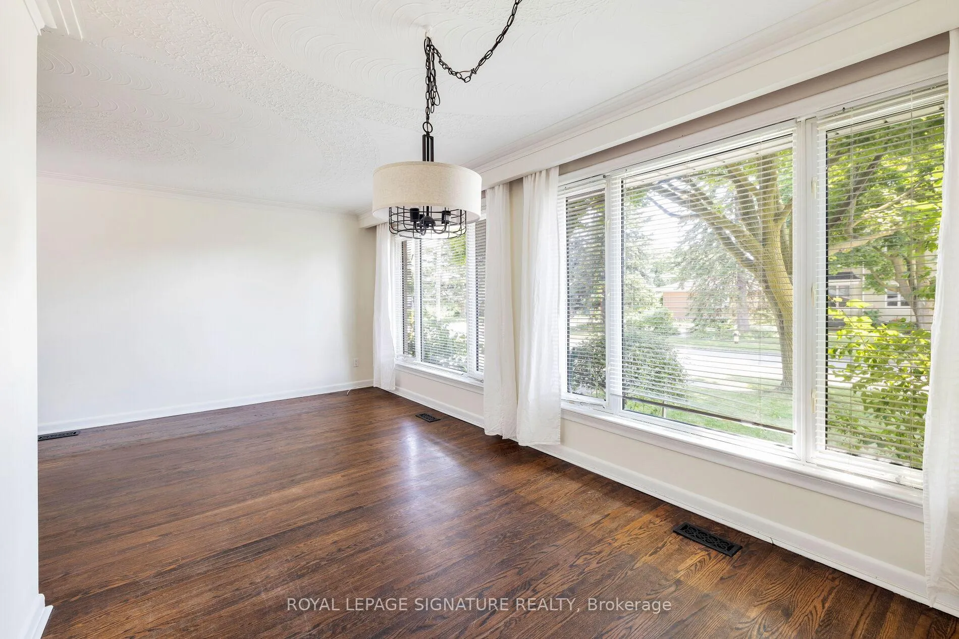 Photo 16 of Unit Main, 26 Paragon Road, Etobicoke, Kingsview Village-The Westway — HOMEH