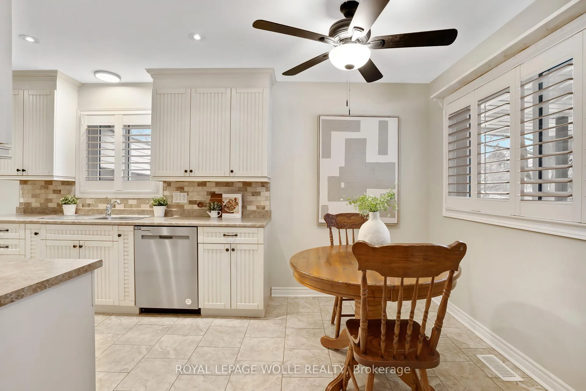 Photo 11 of 14 Hearth Crescent, Kitchener — HOMEH