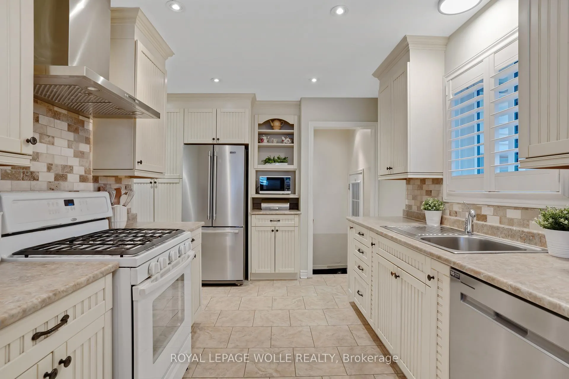 Photo 14 of 14 Hearth Crescent, Kitchener — HOMEH