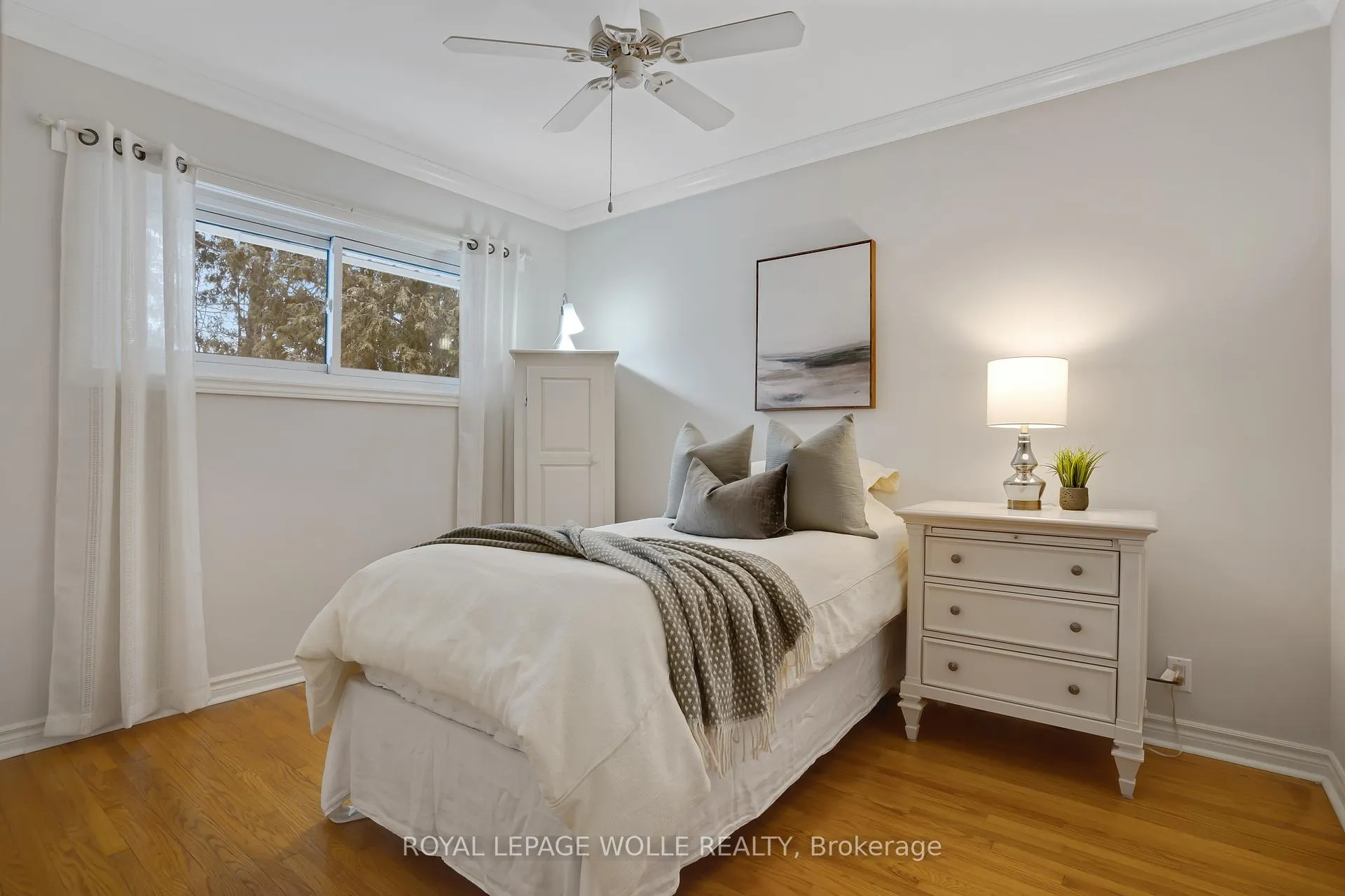 Photo 24 of 14 Hearth Crescent, Kitchener — HOMEH