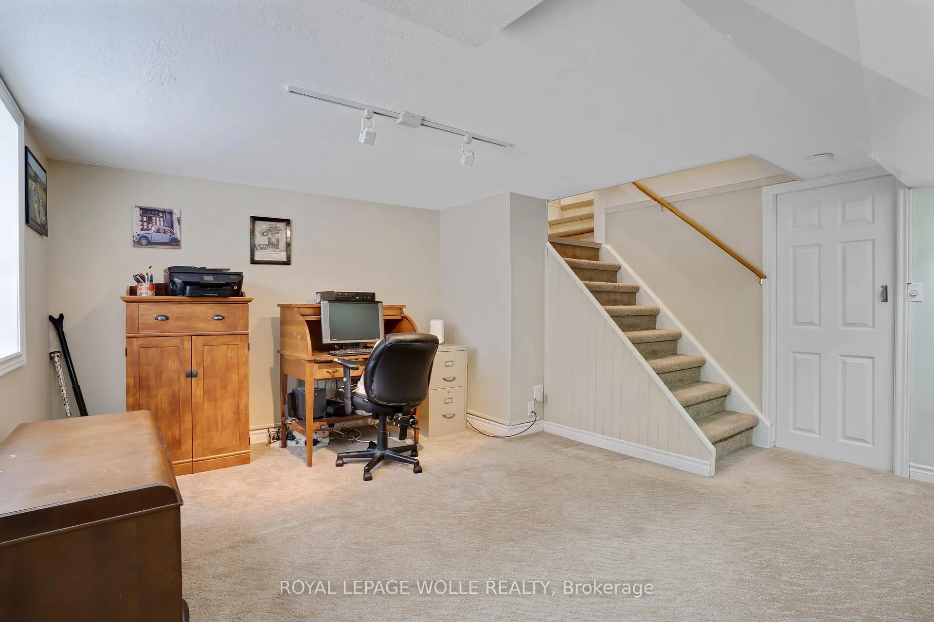 Photo 27 of 14 Hearth Crescent, Kitchener — HOMEH