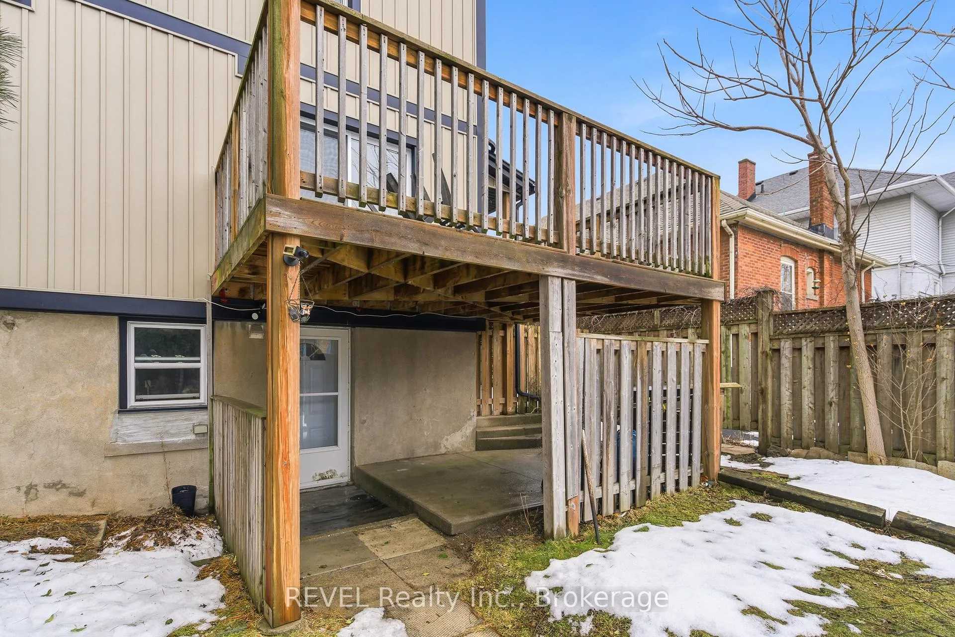 Photo 3 of 184 Queenston Street, St. Catharines, E. Chester — HOMEH