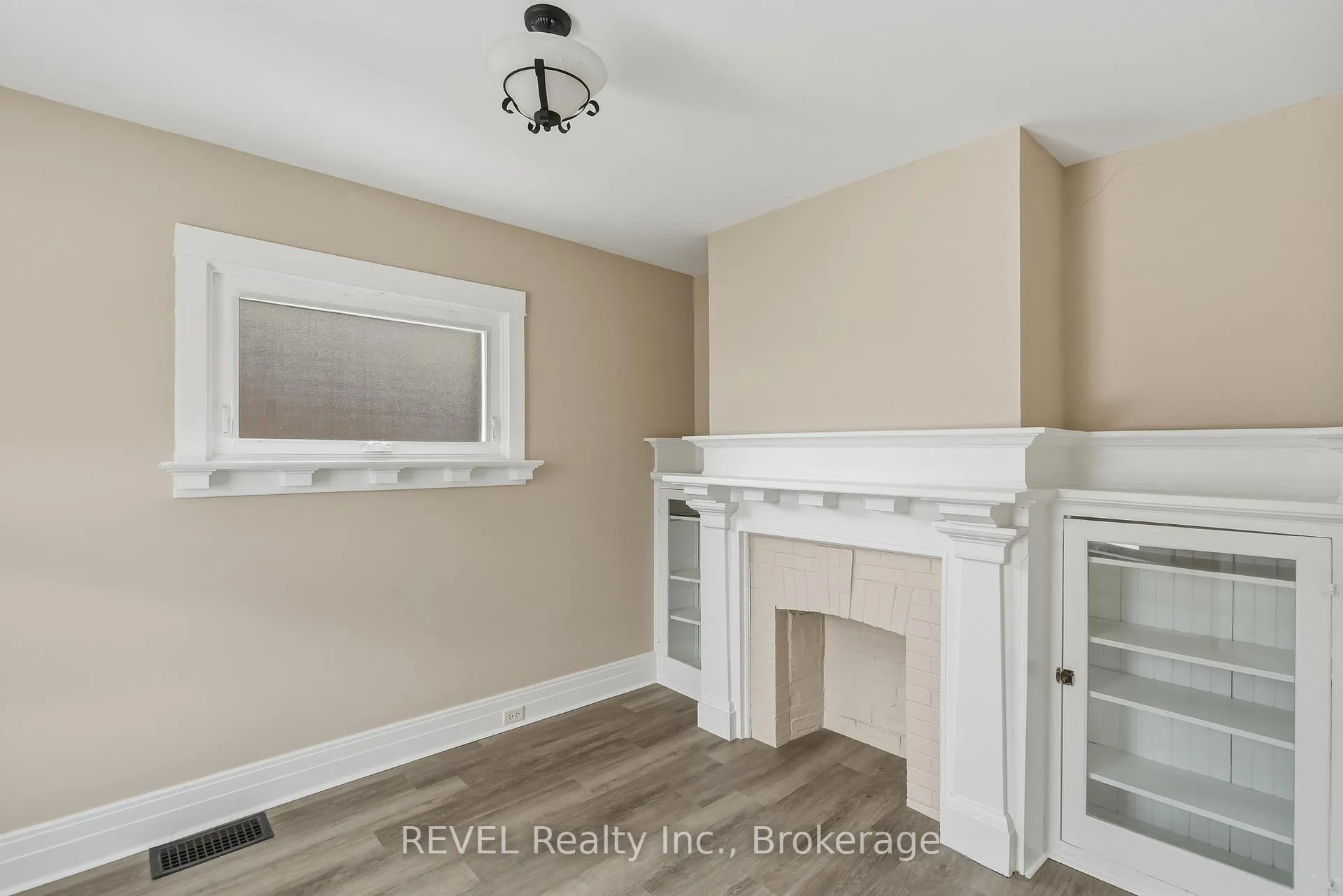 Photo 5 of 184 Queenston Street, St. Catharines, E. Chester — HOMEH
