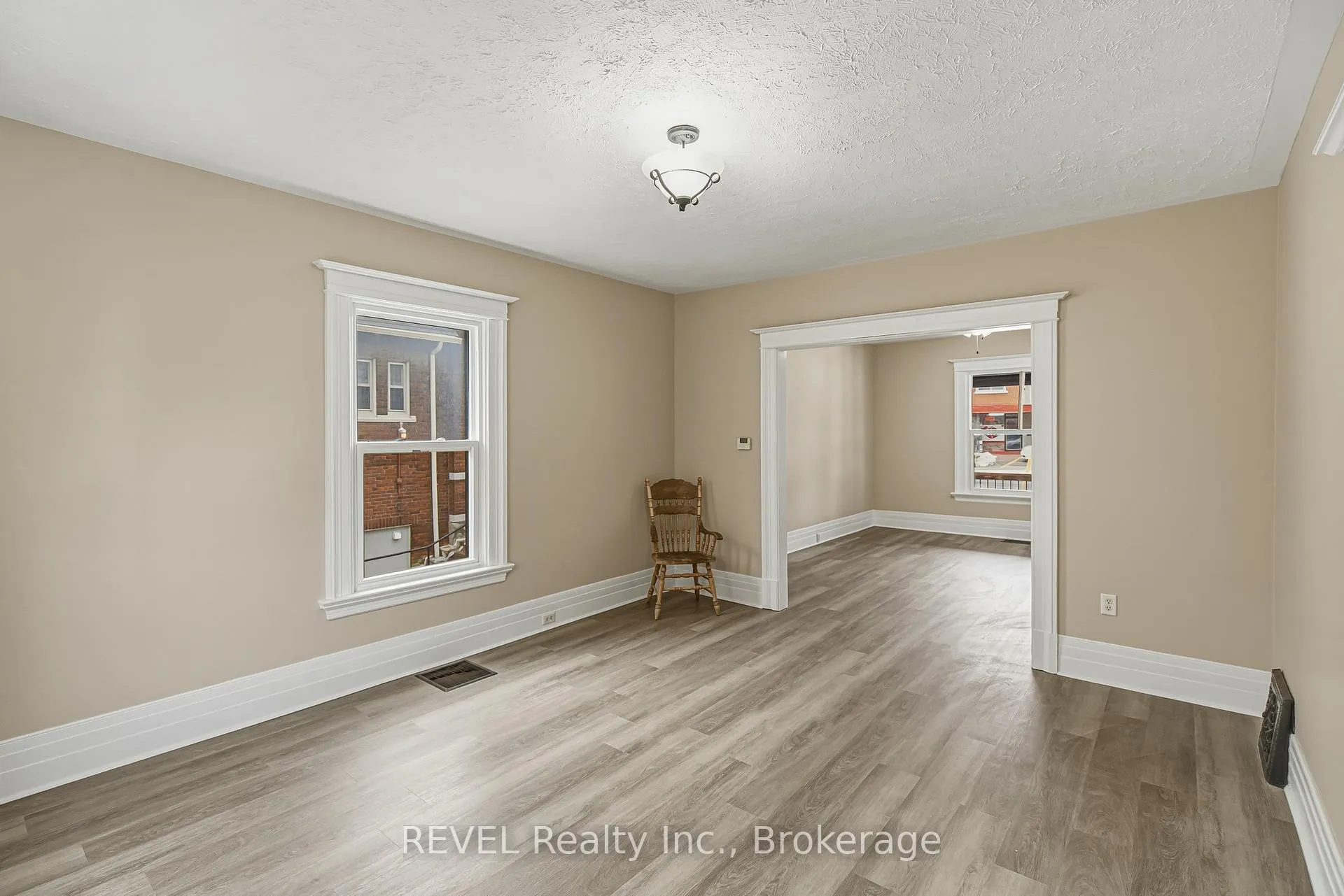 Photo 10 of 184 Queenston Street, St. Catharines, E. Chester — HOMEH