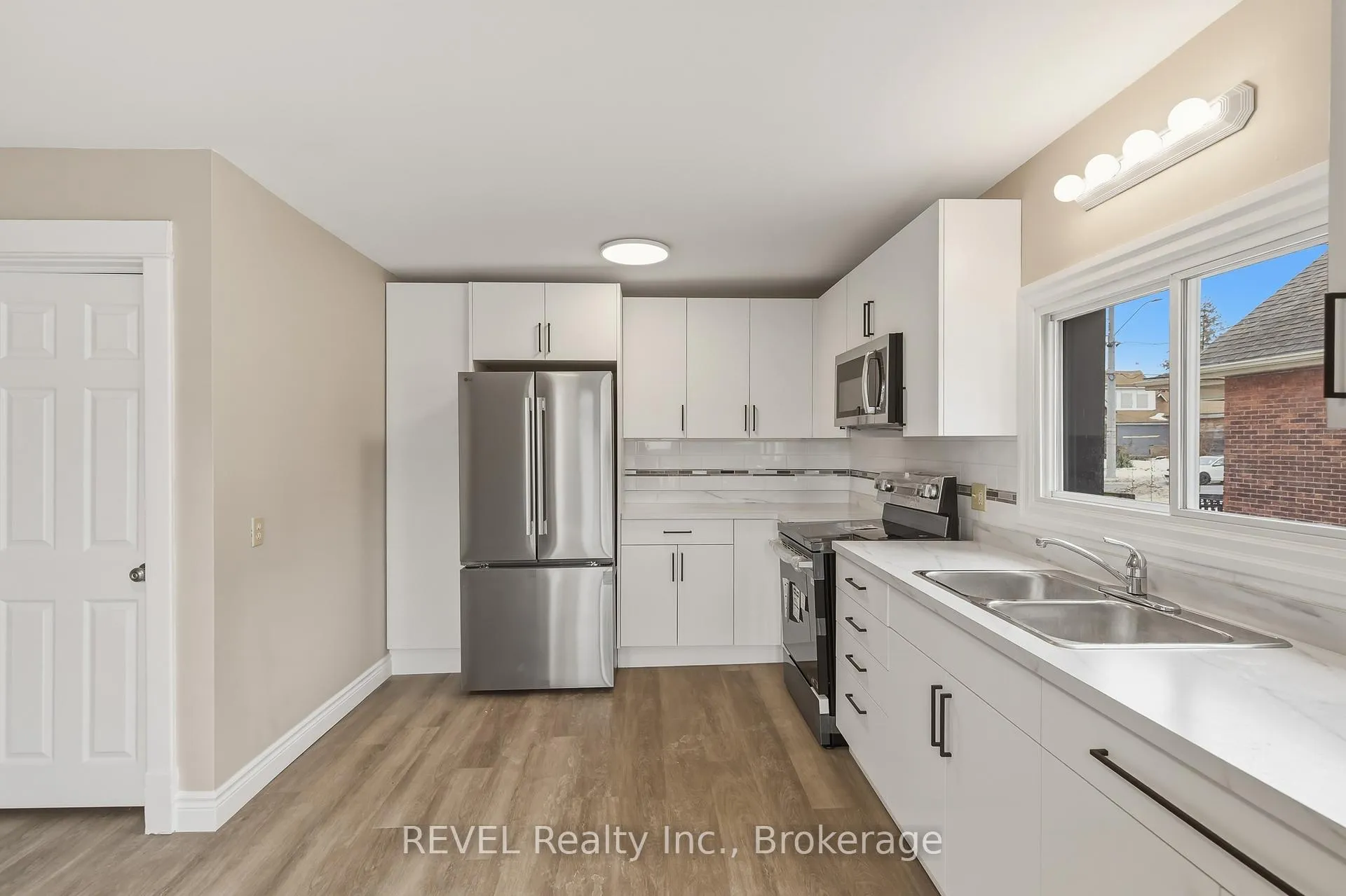 Photo 12 of 184 Queenston Street, St. Catharines, E. Chester — HOMEH