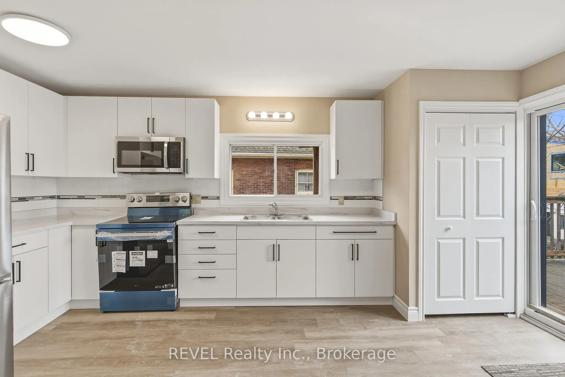Photo 13 of 184 Queenston Street, St. Catharines, E. Chester — HOMEH