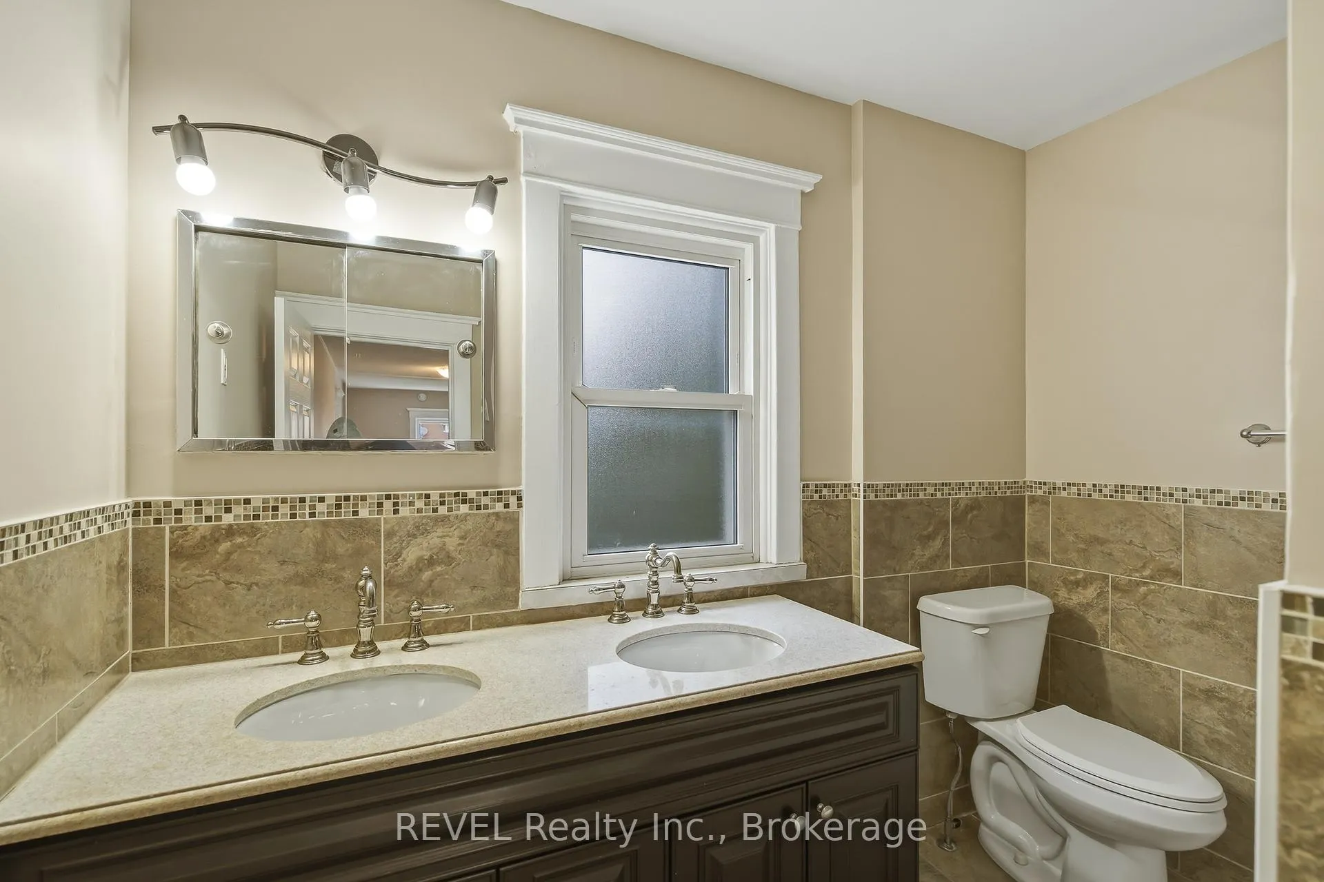 Photo 18 of 184 Queenston Street, St. Catharines, E. Chester — HOMEH