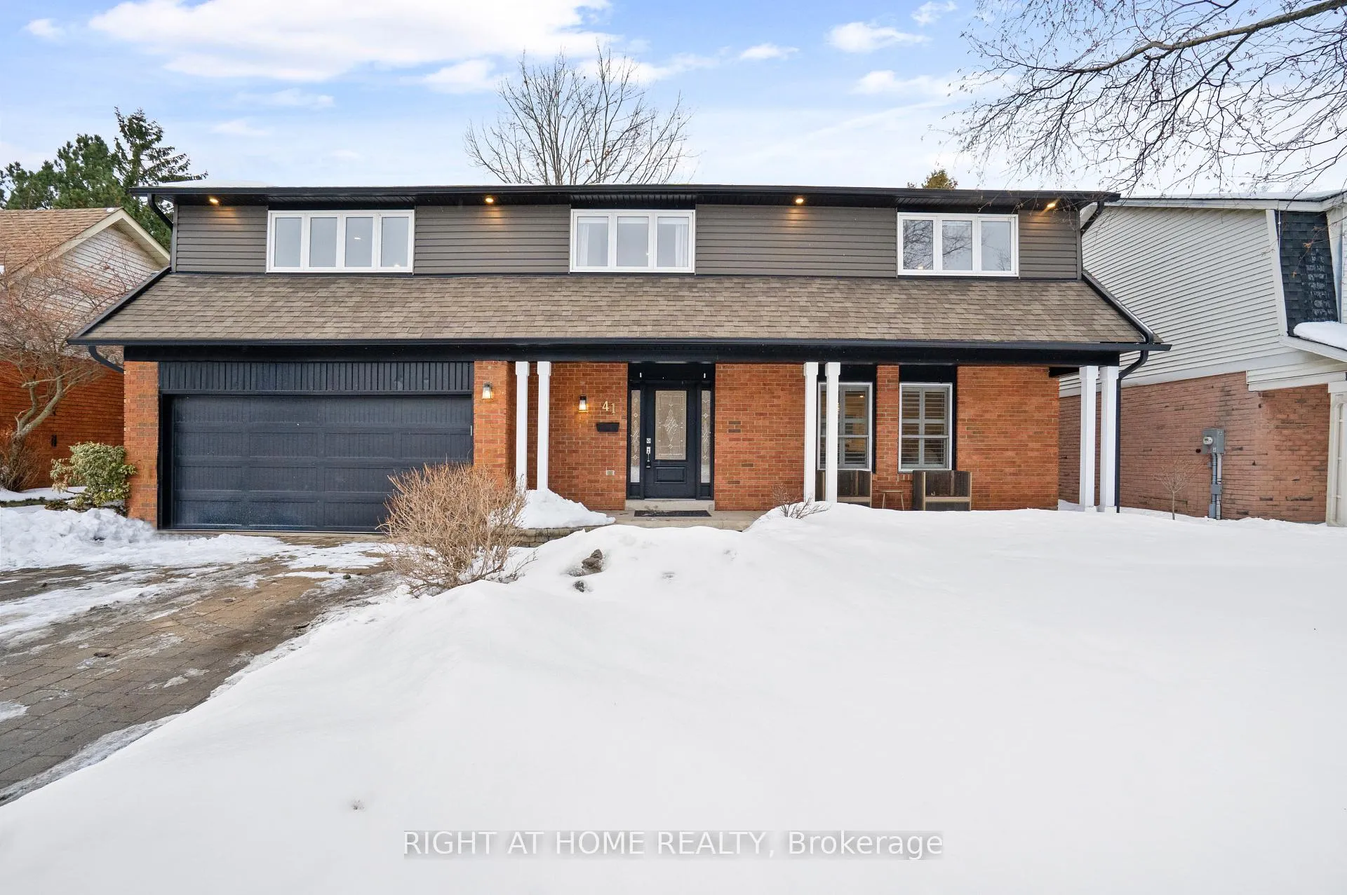 Photo 2 of 41 Amberly Boulevard, Hamilton, Ancaster — HOMEH
