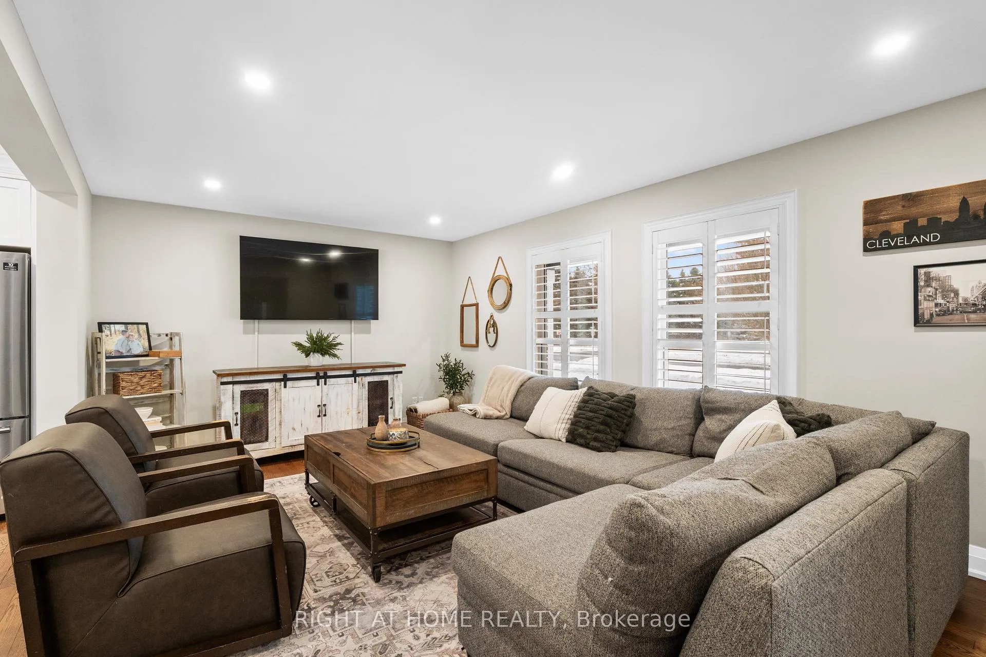 Photo 6 of 41 Amberly Boulevard, Hamilton, Ancaster — HOMEH