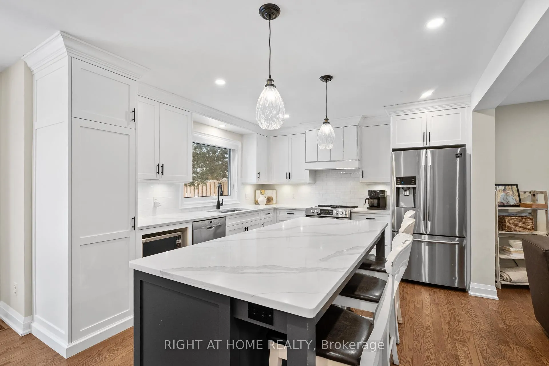 Photo 12 of 41 Amberly Boulevard, Hamilton, Ancaster — HOMEH