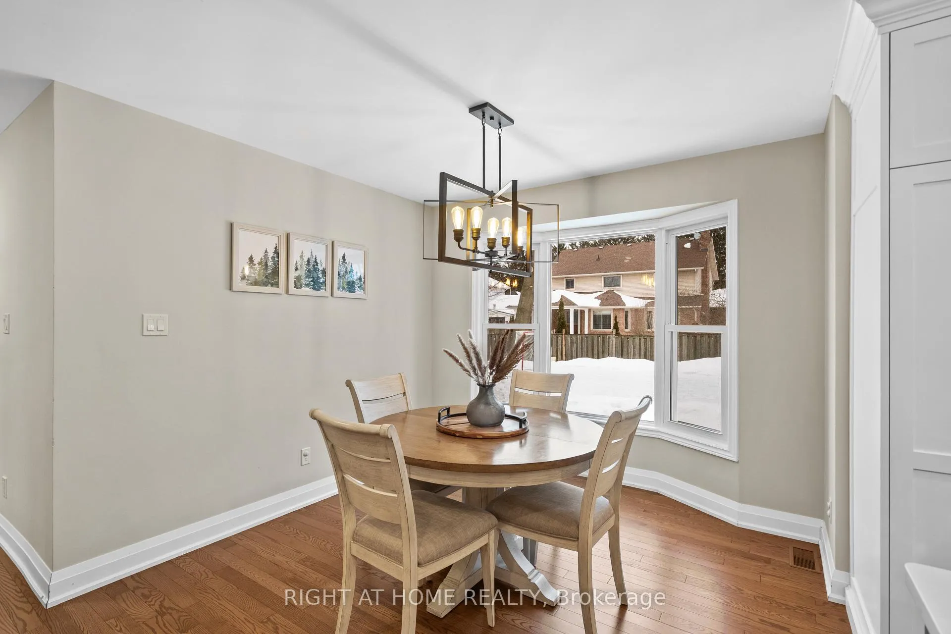Photo 13 of 41 Amberly Boulevard, Hamilton, Ancaster — HOMEH
