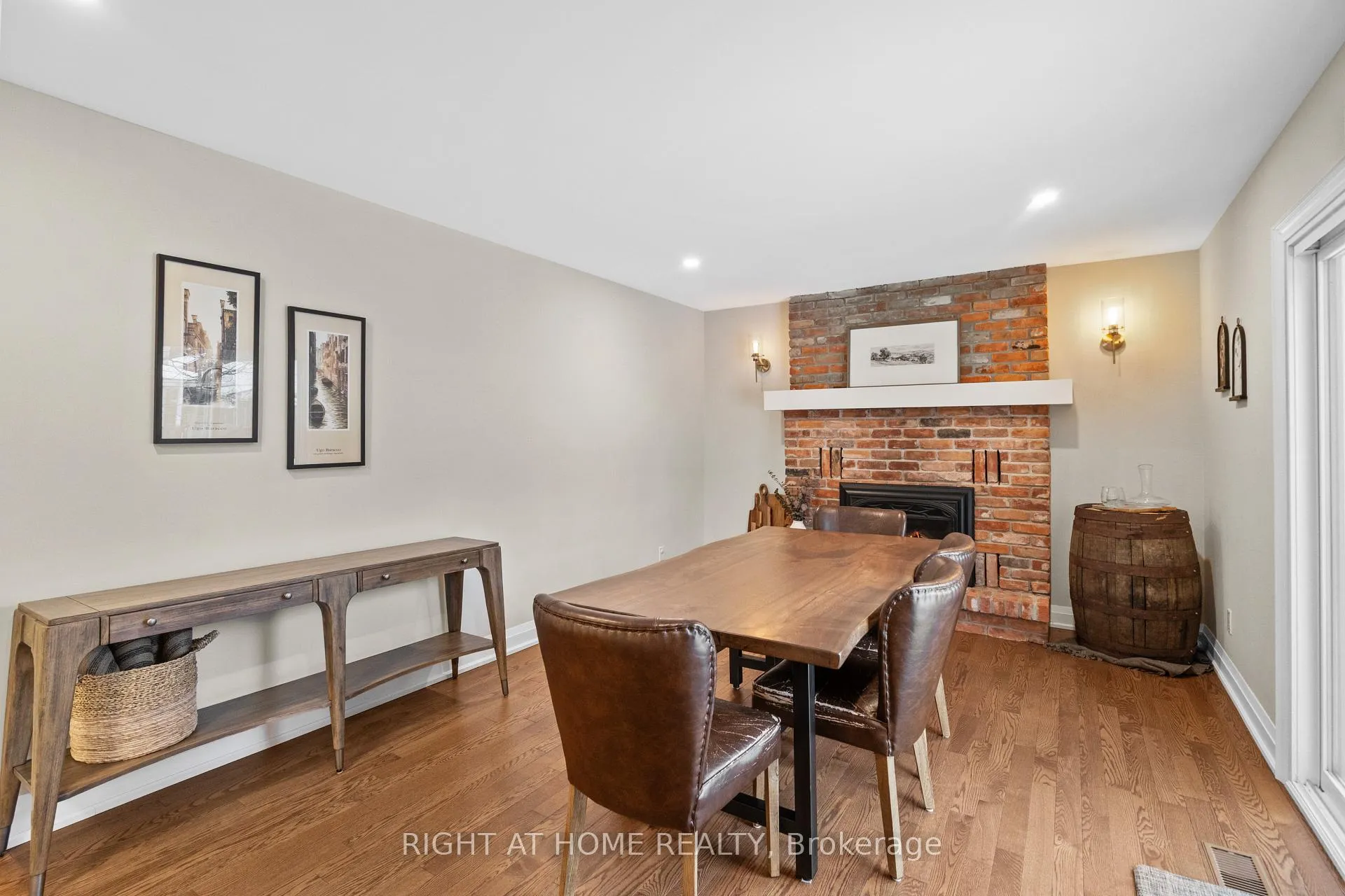 Photo 17 of 41 Amberly Boulevard, Hamilton, Ancaster — HOMEH
