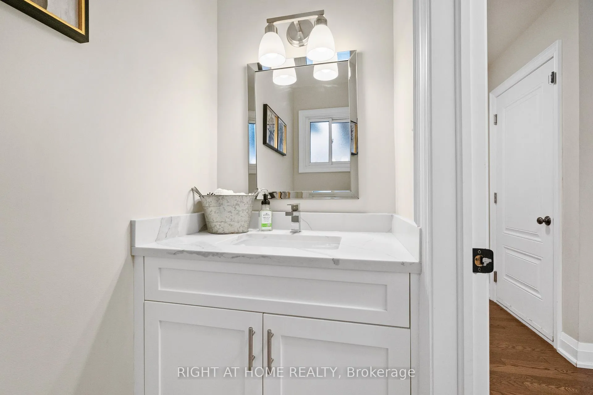 Photo 20 of 41 Amberly Boulevard, Hamilton, Ancaster — HOMEH