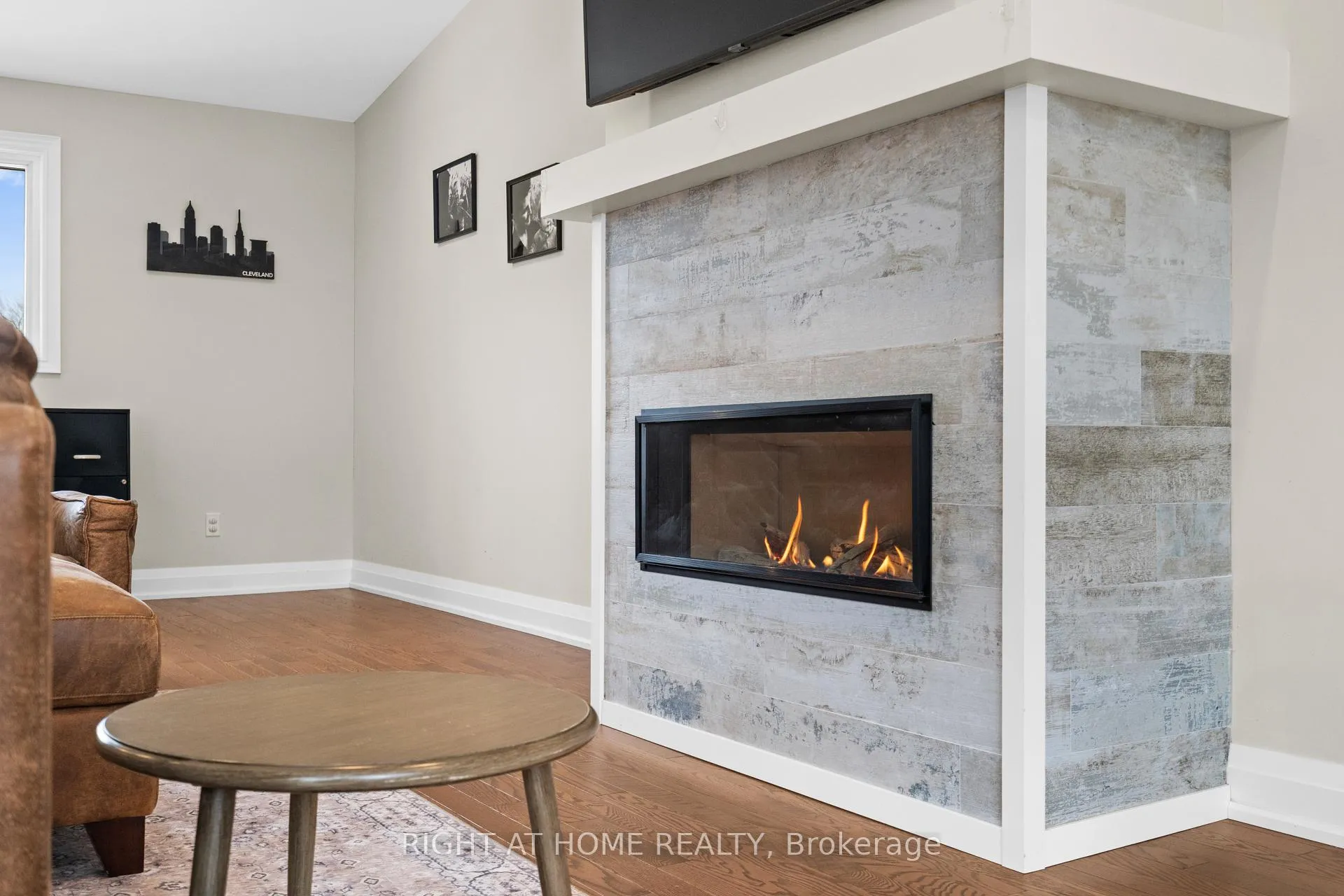 Photo 25 of 41 Amberly Boulevard, Hamilton, Ancaster — HOMEH
